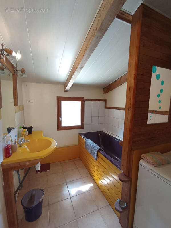 Maison à SAINT-ROMAN-DE-CODIERES