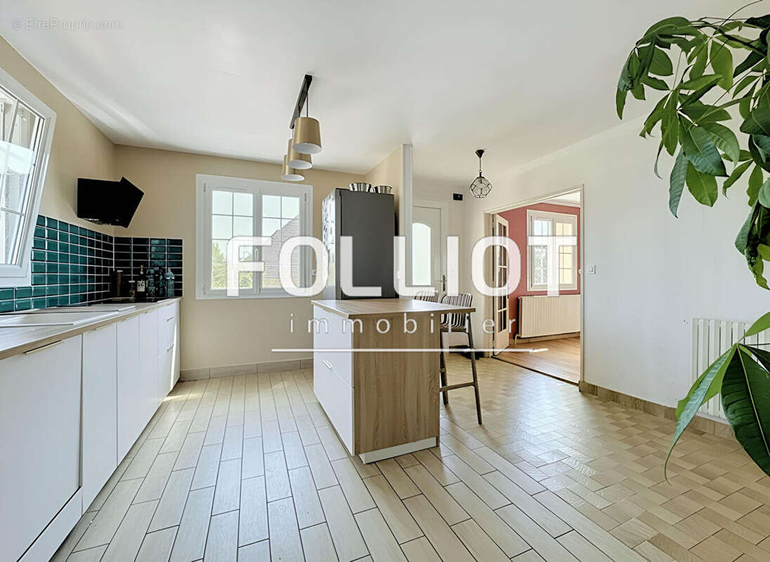 A vendre verson  maison 135m²  4 ch plain-pied sous-sol jardin - photo 5