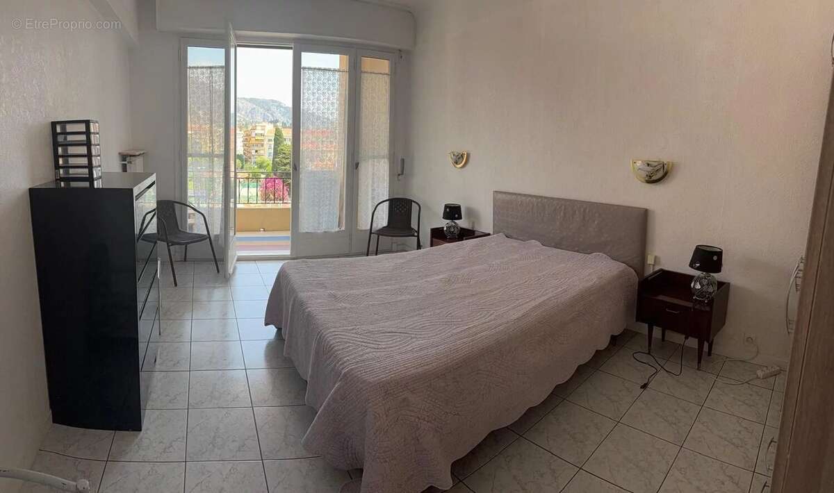 MENTON CENTRE – Grand 3 pièces traversant avec deux terrasses, cave et parking - photo 6