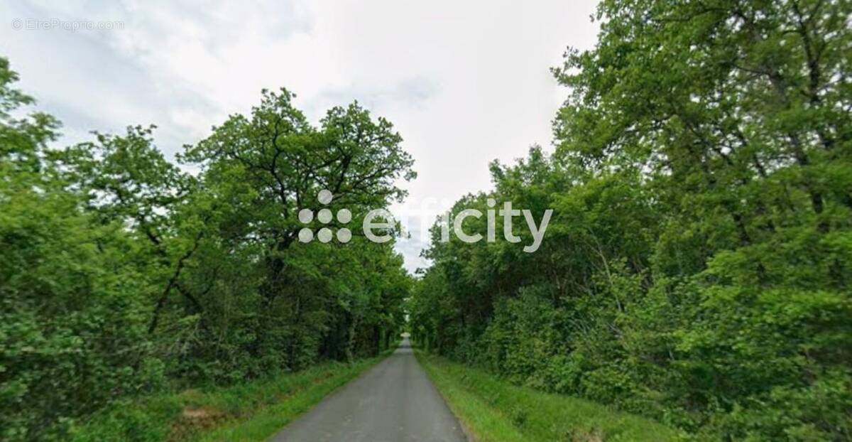 Maison à LA JARRIE-AUDOUIN