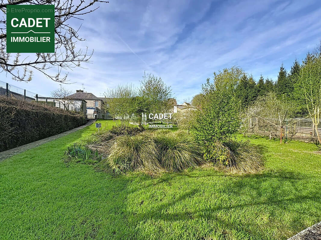 Terrain à LA LUCERNE-D'OUTREMER