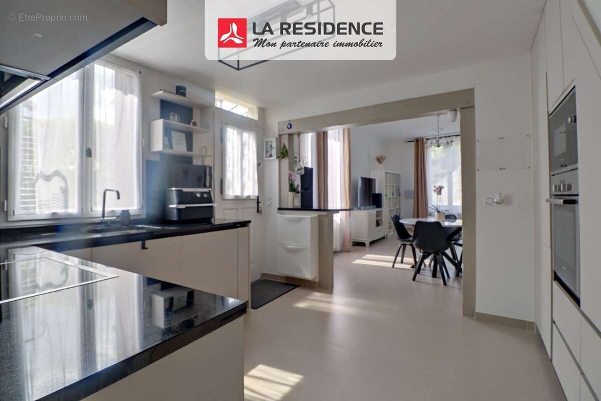 Maison à NEUVILLE-SUR-OISE