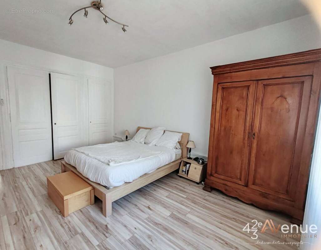 Appartement 139 m² à Saint-Etienne  - photo 5