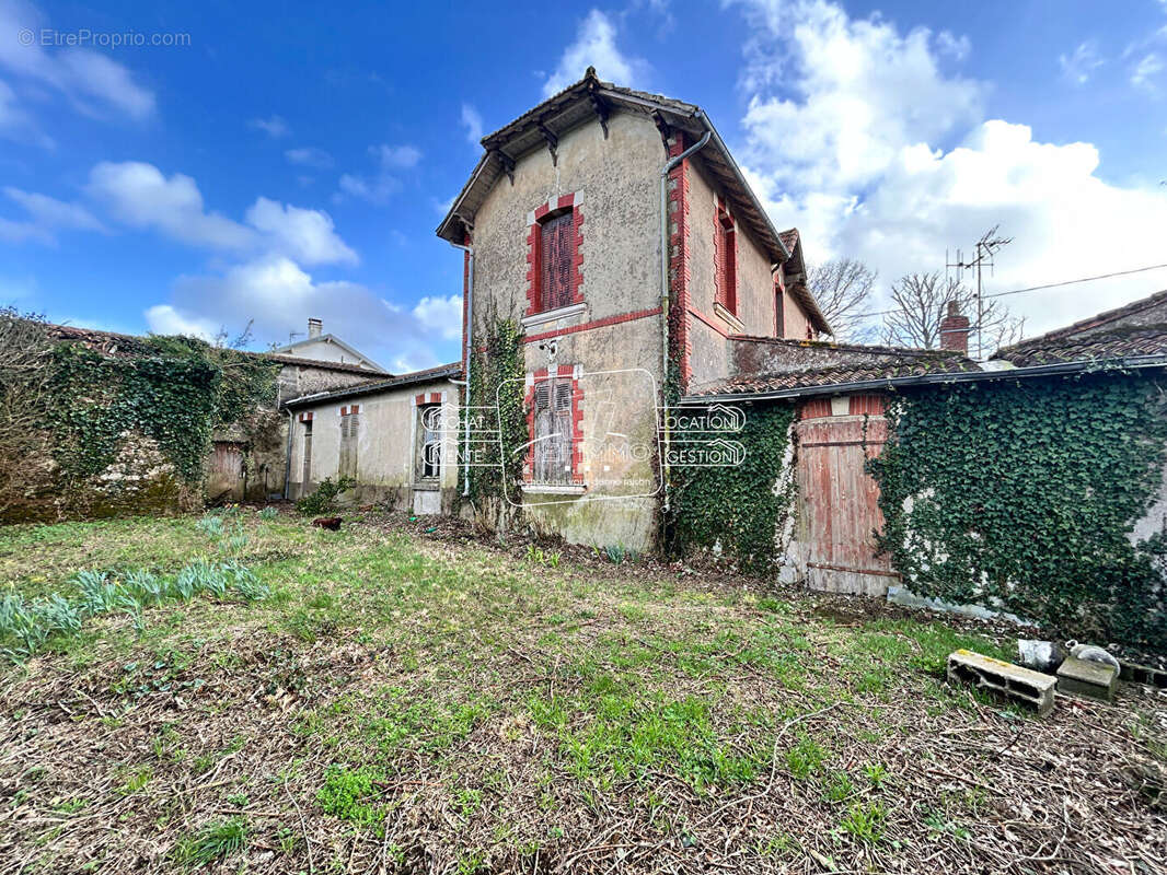 Maison à LE LOROUX-BOTTEREAU