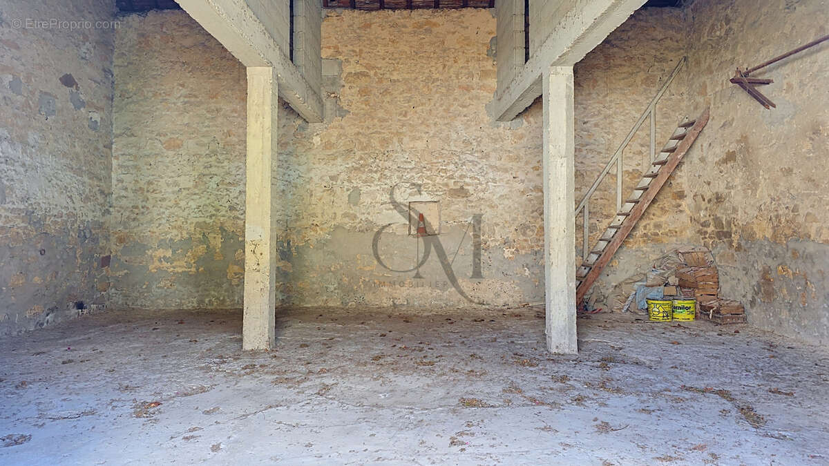 Maison à SAINT-PIERRE-LES-NEMOURS