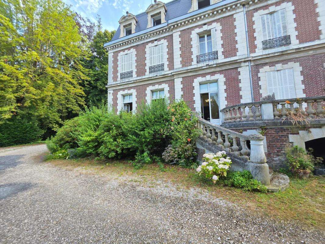 Appartement à GRUCHET-LE-VALASSE