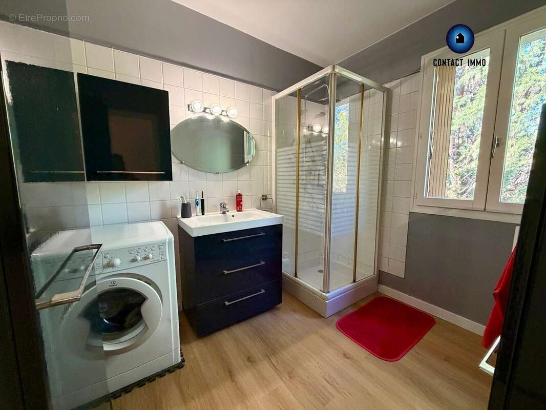 Maison 70 m² à Saint-Pantaleon-De-Larche  - photo 7