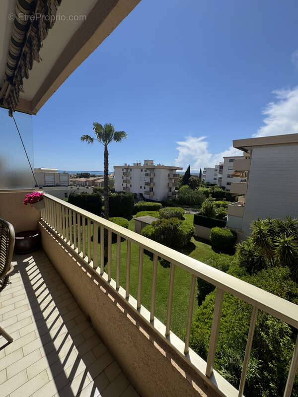 Appartement à SAINT-LAURENT-DU-VAR