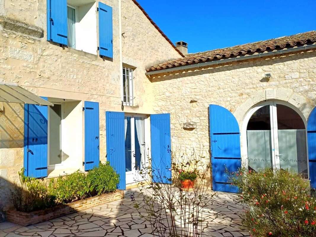 Appartement à RAZAC-DE-SAUSSIGNAC