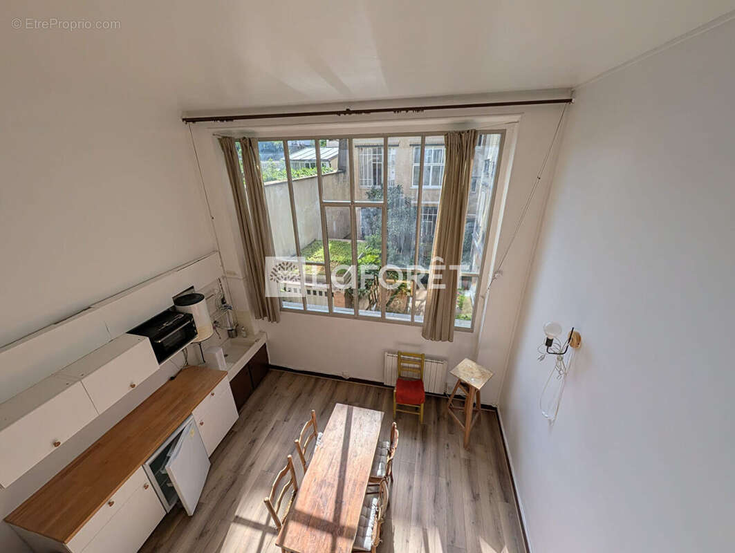 Appartement à PARIS-14E