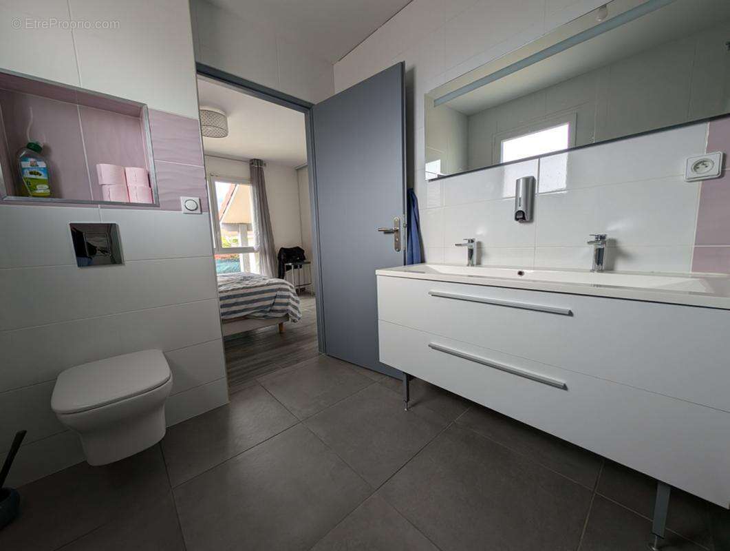 Maison 195 m² à Sonnay  - photo 15