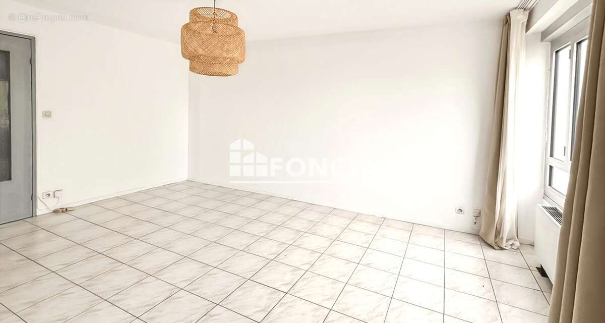 Appartement à DAMMARIE-LES-LYS