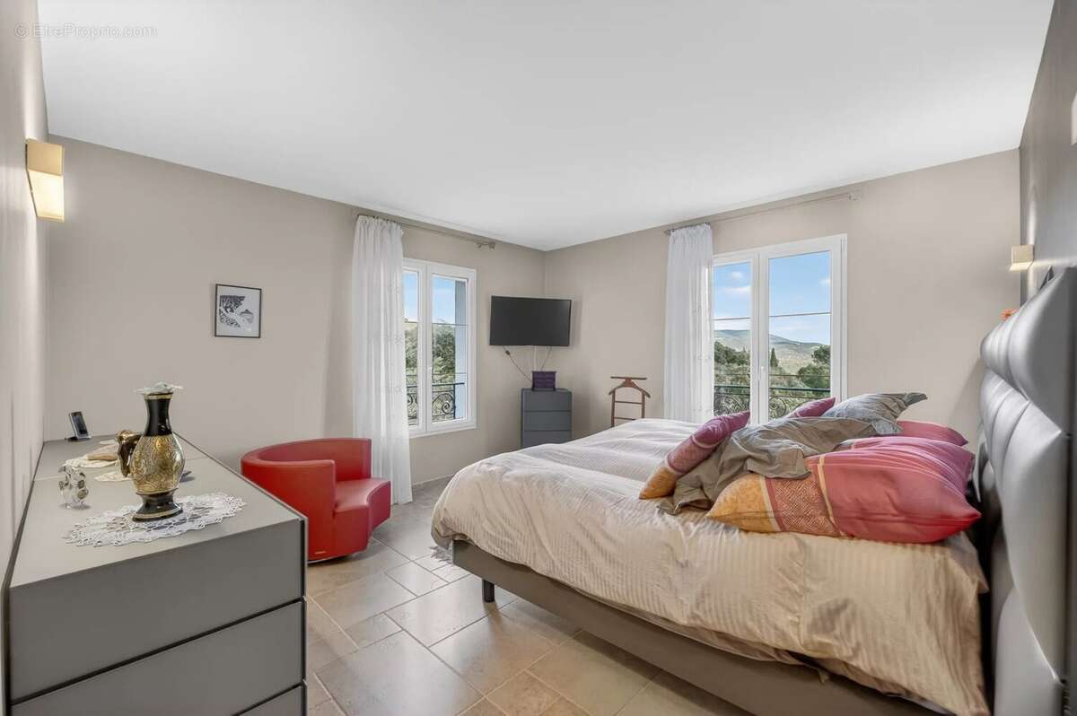 Maison à MONTAUROUX