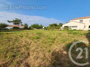 Terrain à TALMONT-SAINT-HILAIRE