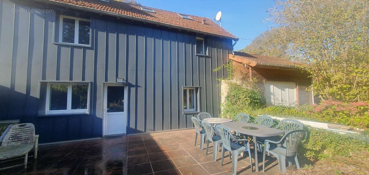 Maison à SAINT-JULIEN-LE-PETIT