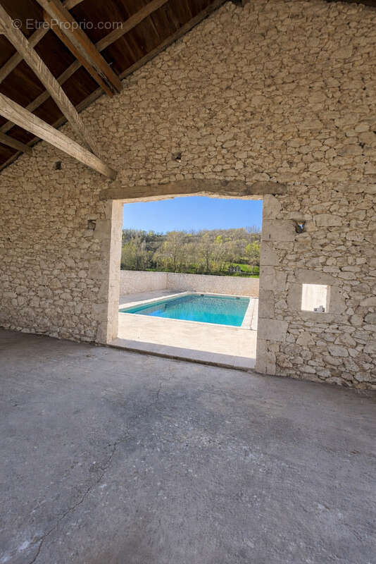 Maison à MONTAIGU-DE-QUERCY