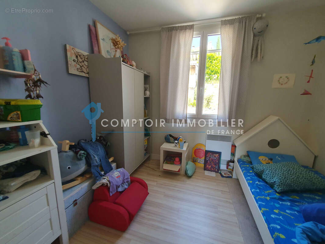 Maison à LAUDUN-L'ARDOISE