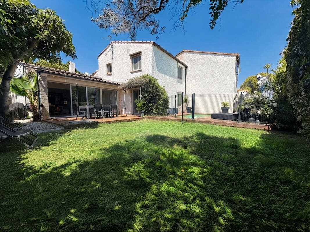 LATTES - Maison familiale avec piscine et jardin - Secteur prisé - photo 13