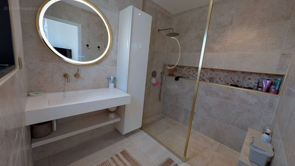 Maison à MORIERES-LES-AVIGNON