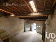 Photo 1 - Parking à SURGERES