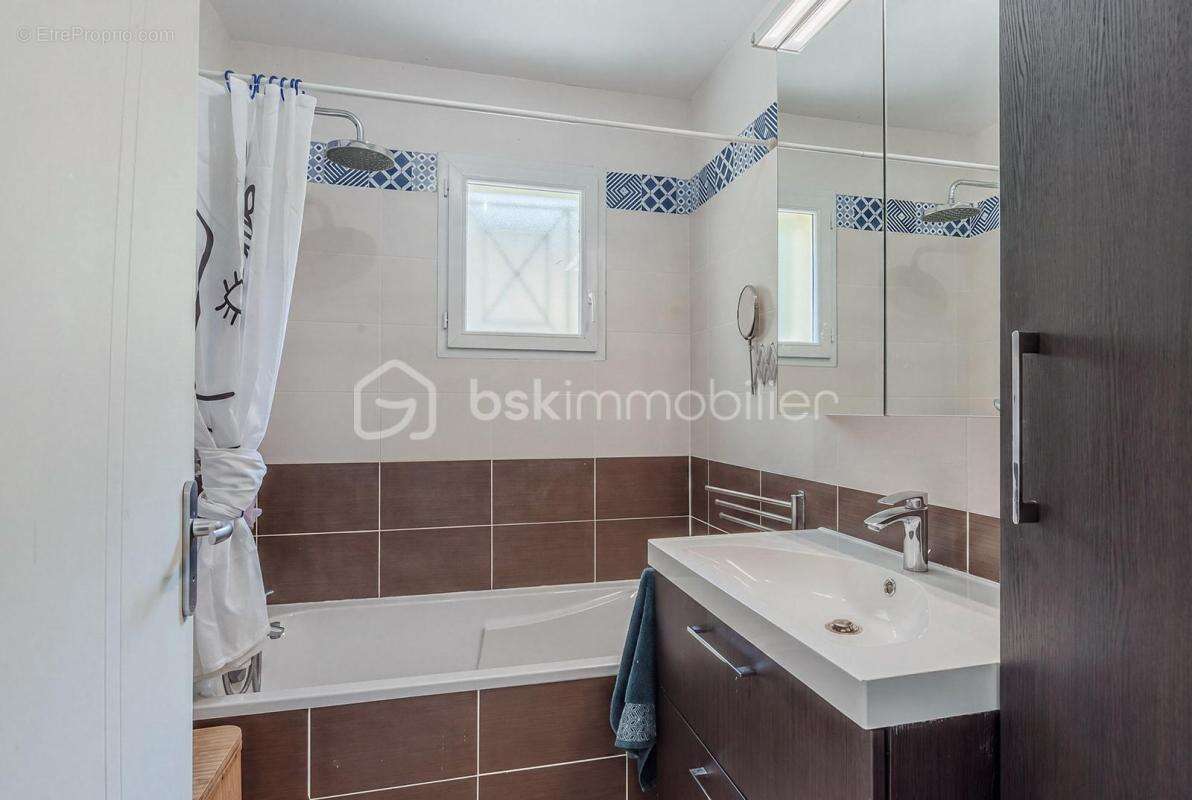 Maison 3 chambres possible 4 avec garage proche commodites au calme et sans vis a vis - photo 17