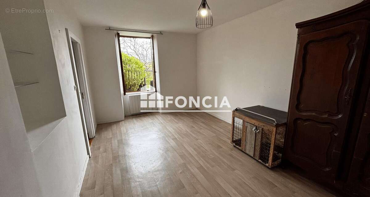 Maison à VILLAINES-LA-JUHEL