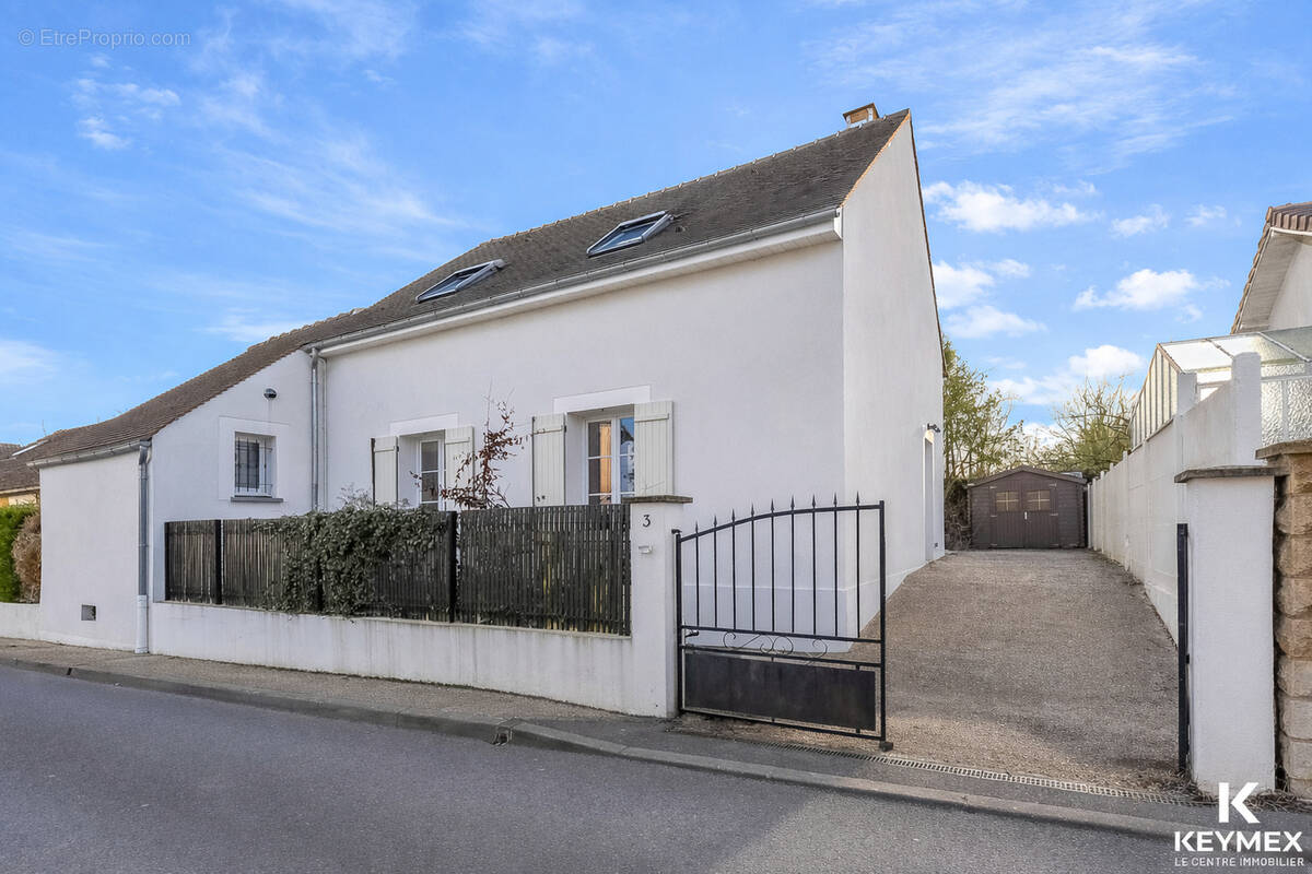 Maison à CHAMPAGNE-SUR-OISE