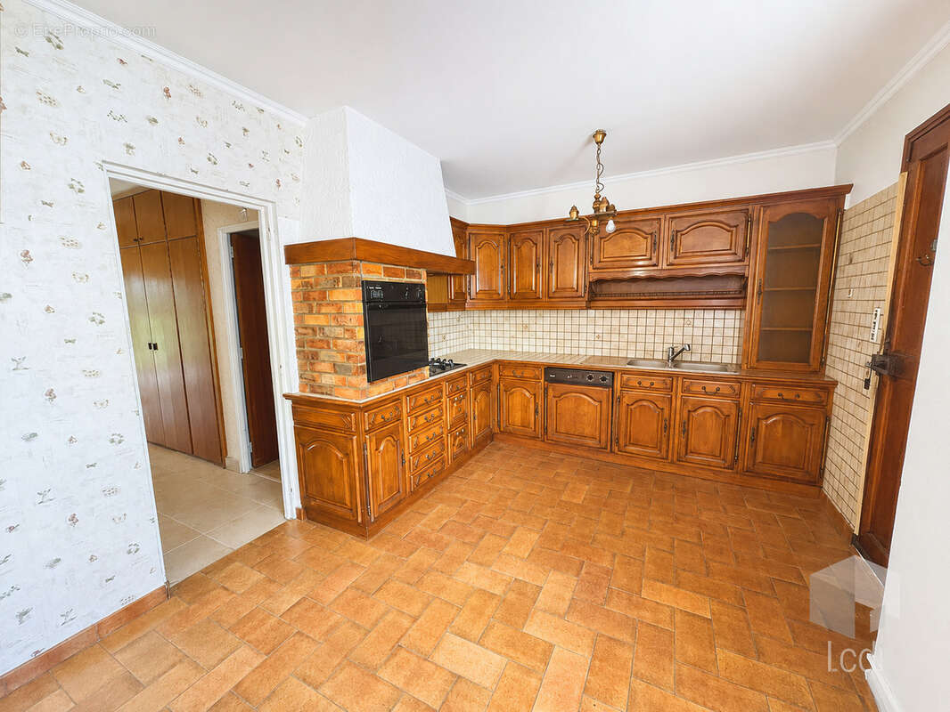 Maison à MONTELIMAR