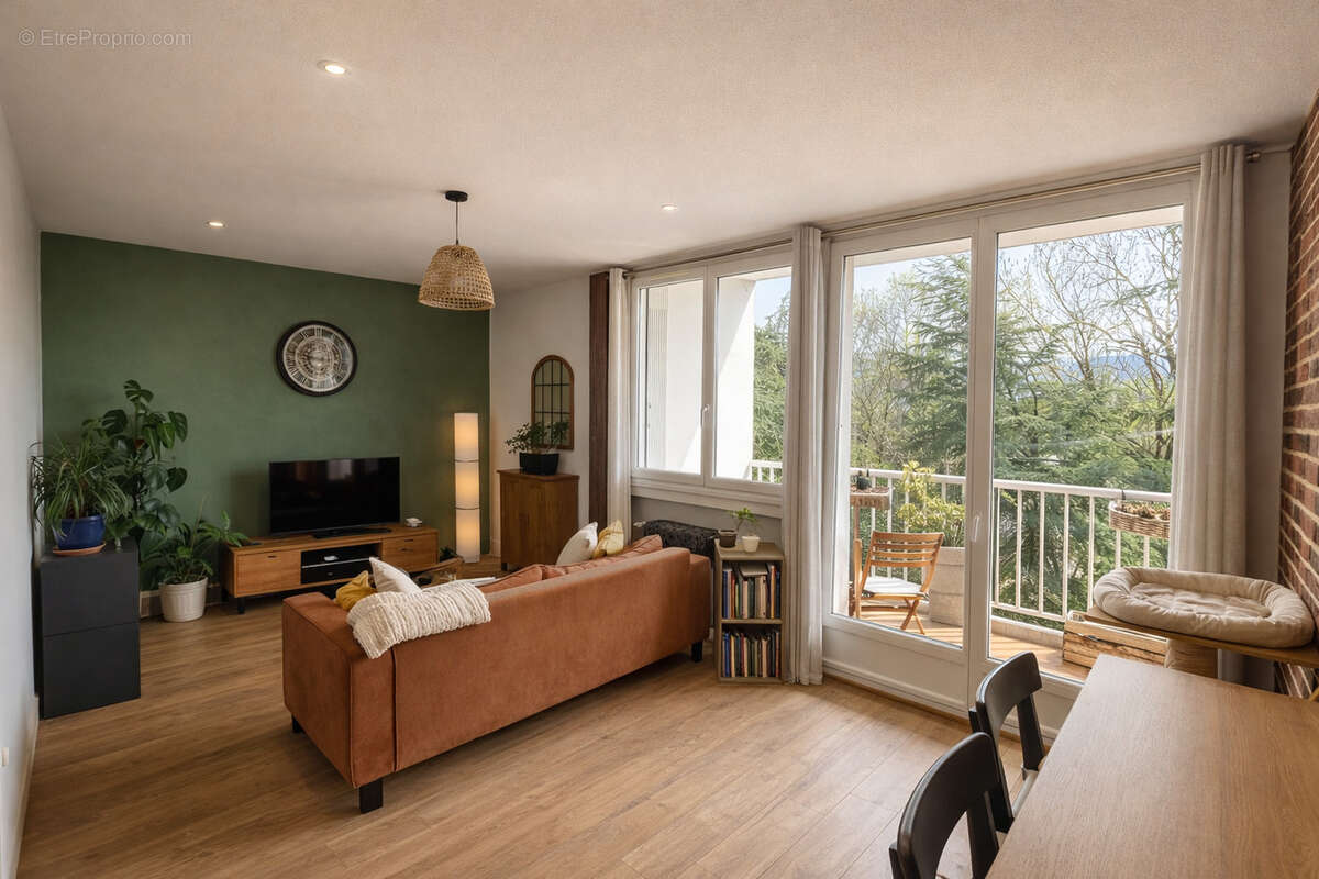 Appartement à SAINT-ETIENNE