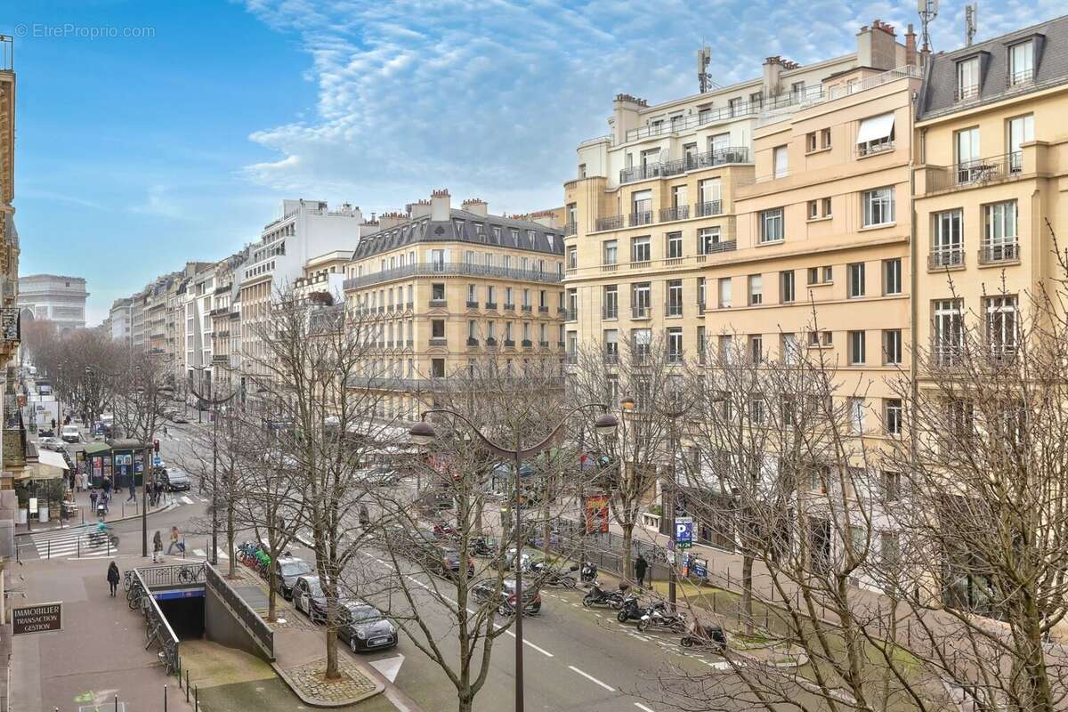 Appartement à PARIS-8E