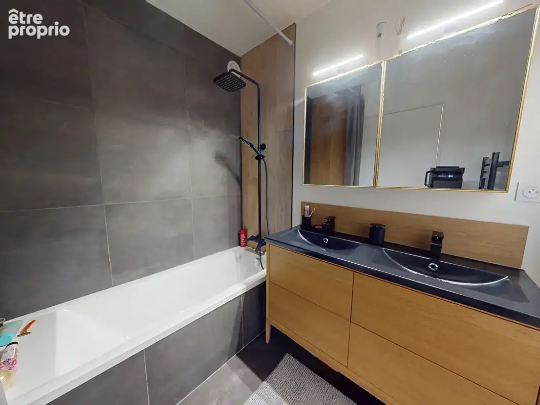 Appartement 4 pièces 80m2 avec terrasse au DERNIER ETAGE - Grenoble Gare / Europole - photo 9