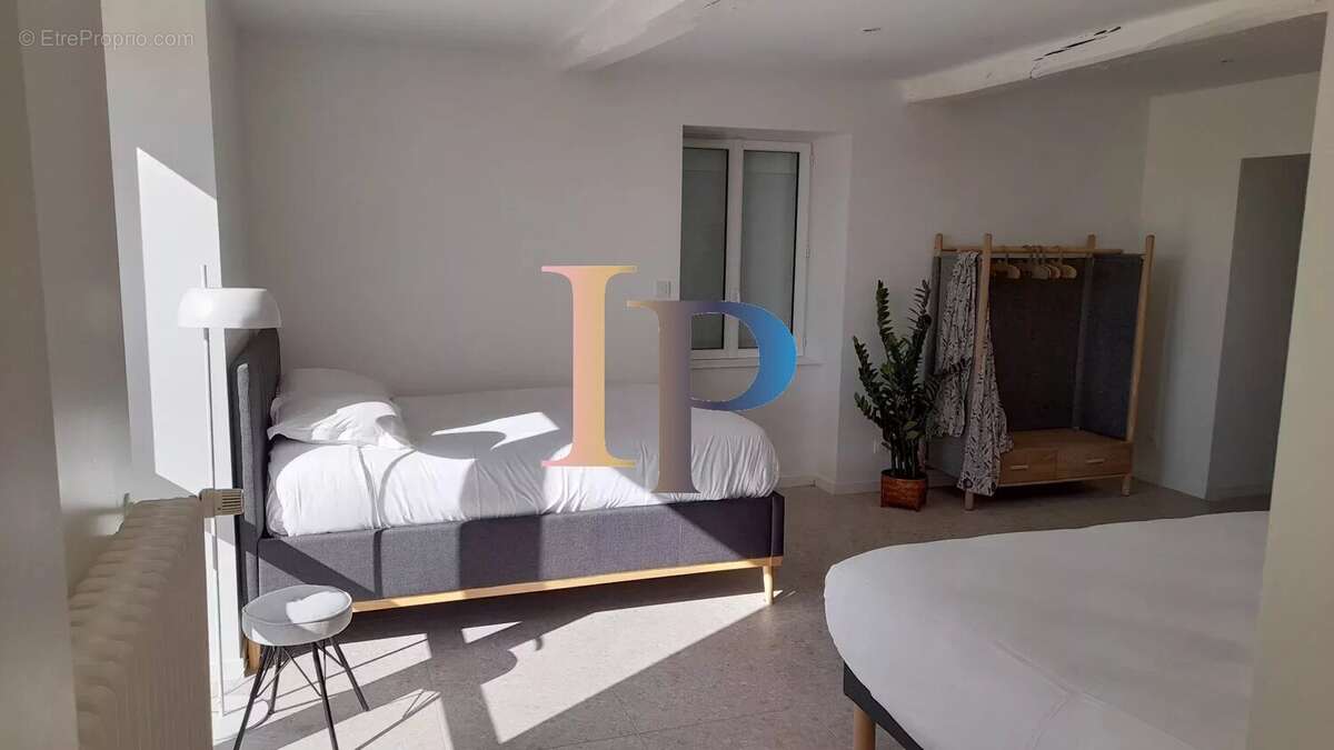 Maison à LA CLAYETTE