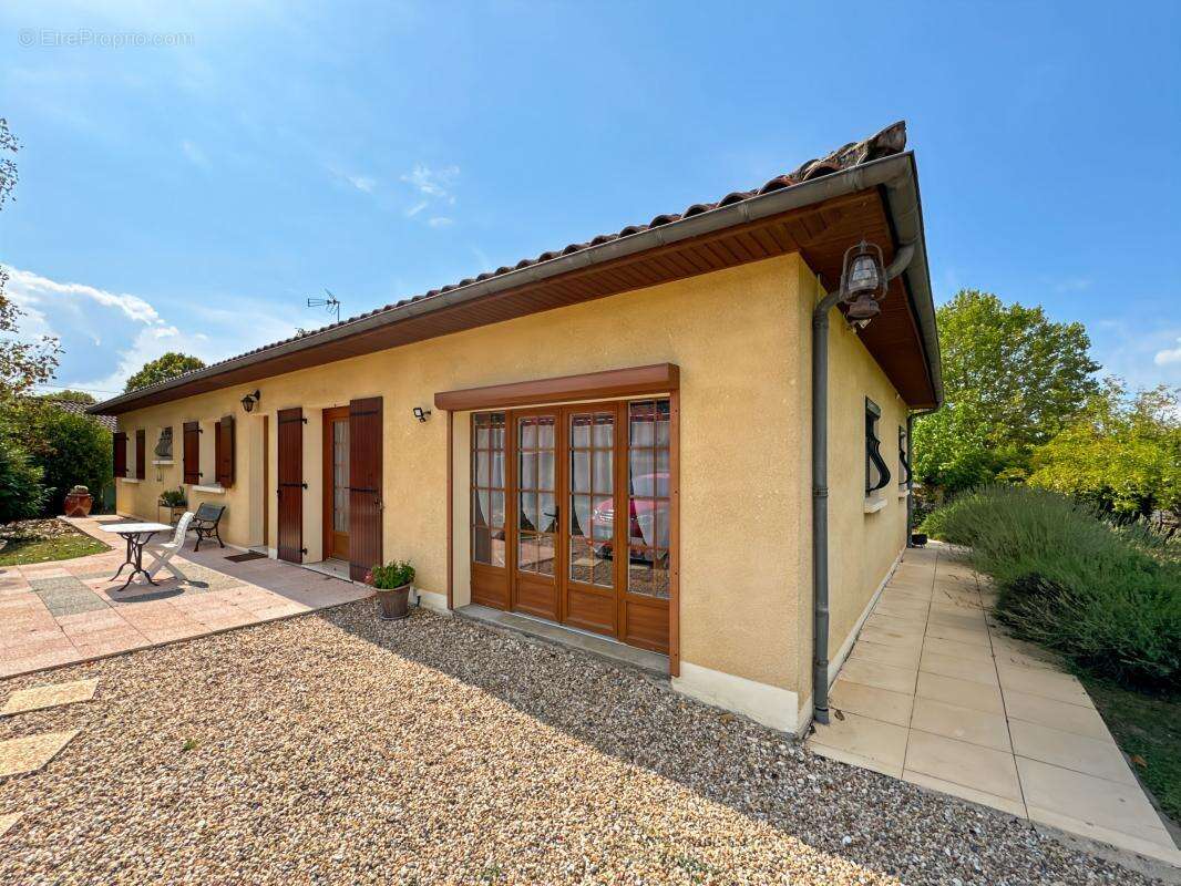 Maison à SAINT-ASTIER