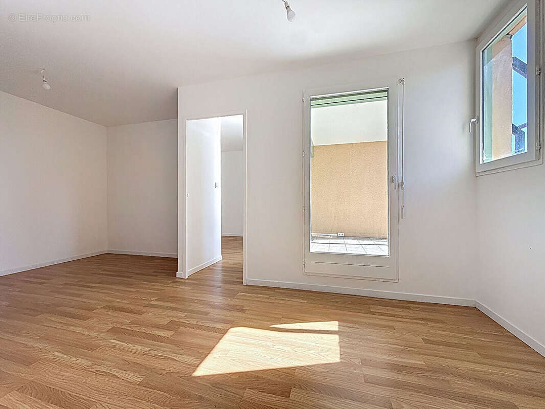 Appartement à VALBONNE