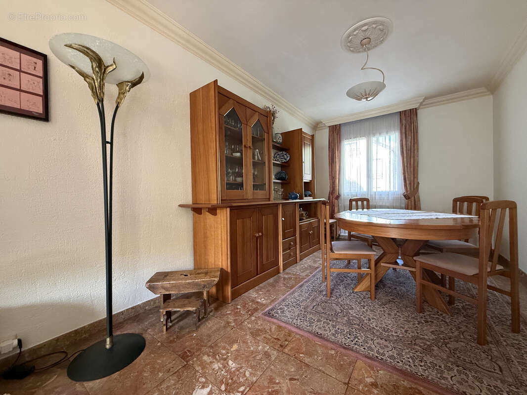 Maison à LE BLANC-MESNIL