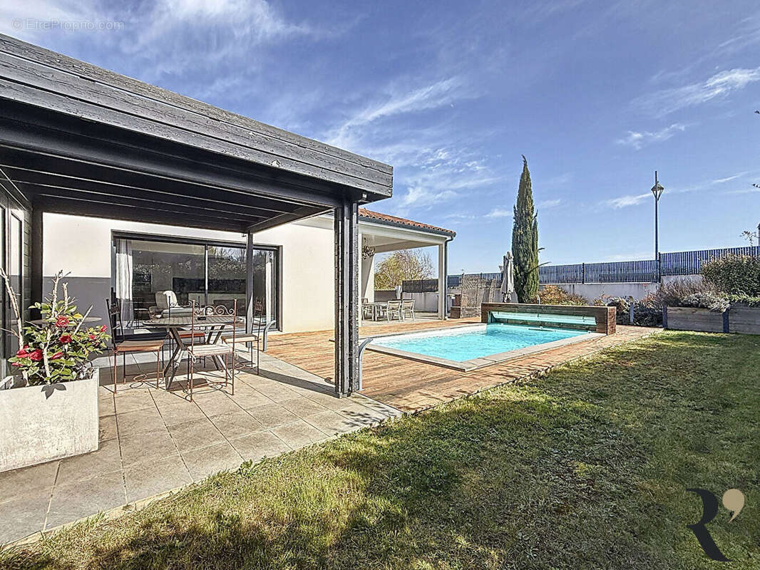 Maison à SAINTE-FOY-D&#039;AIGREFEUILLE