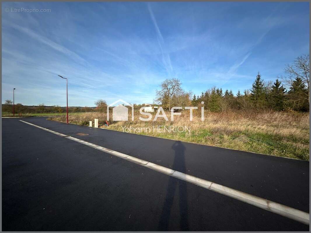 Photo 3 - Terrain à THIERVILLE-SUR-MEUSE