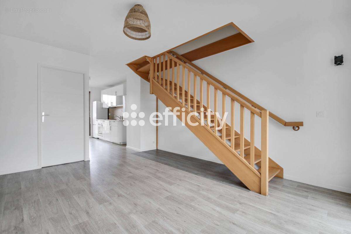 Appartement à AUBERVILLIERS