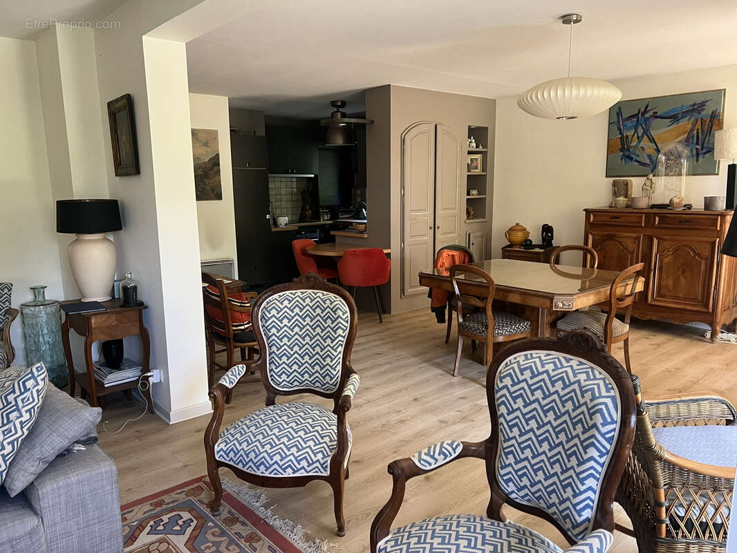 Appartement à L'ISLE-SUR-LA-SORGUE