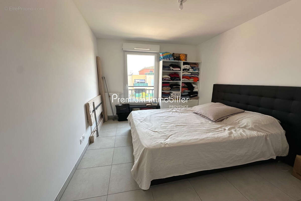 Appartement à LE PUY-SAINTE-REPARADE