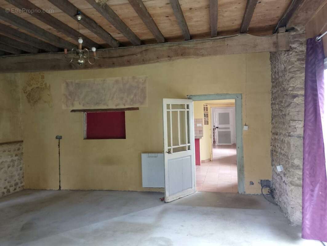 Maison à TRIE-SUR-BAISE