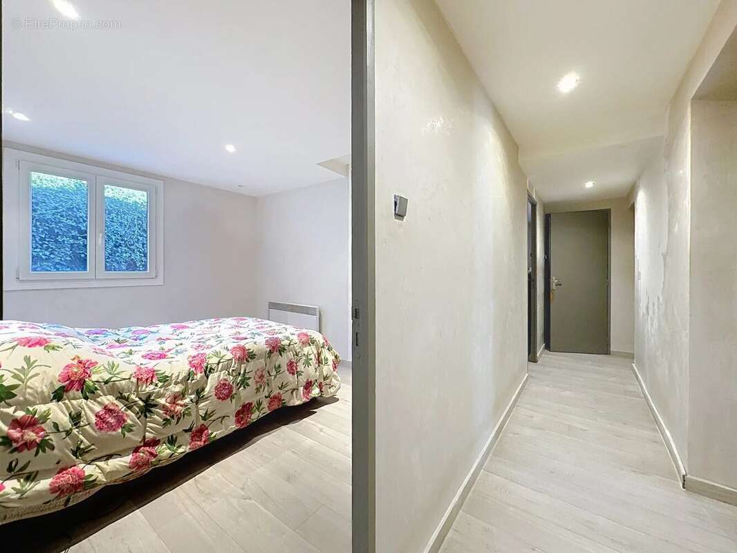 Maison à NANS-LES-PINS