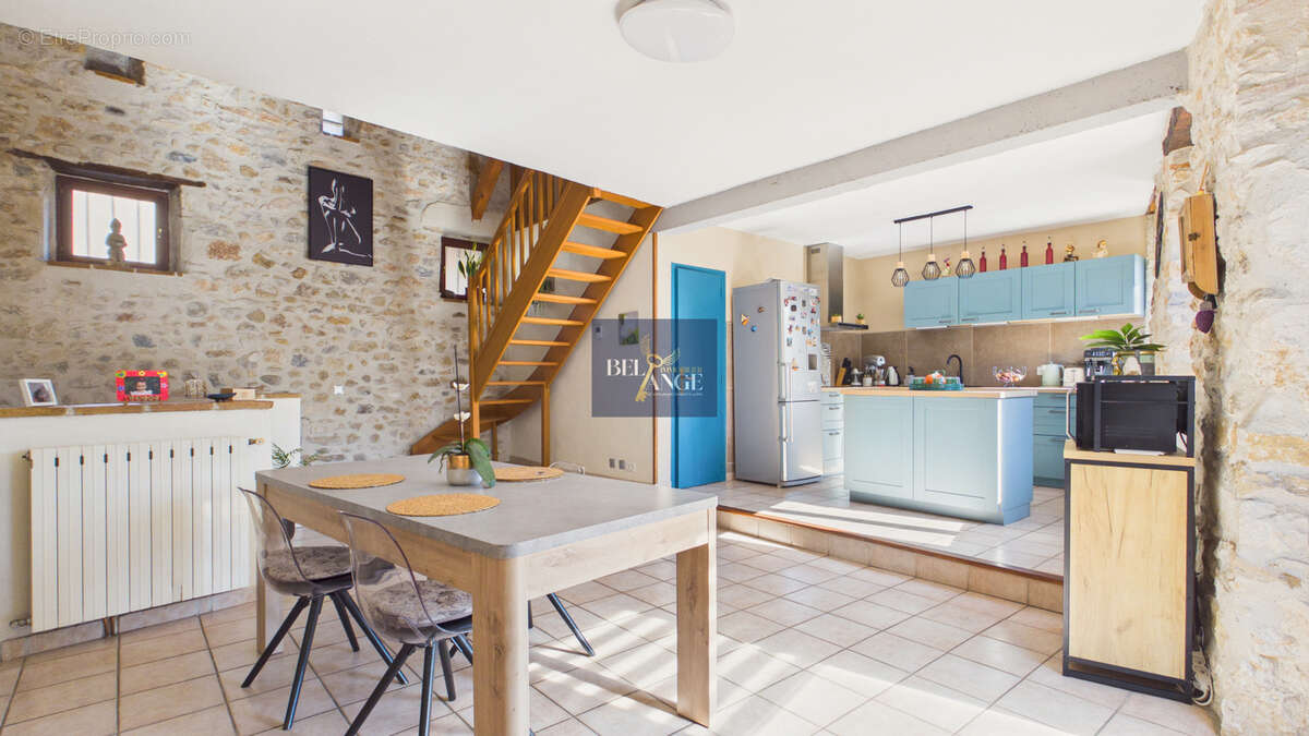 Maison à VALLON-PONT-D'ARC