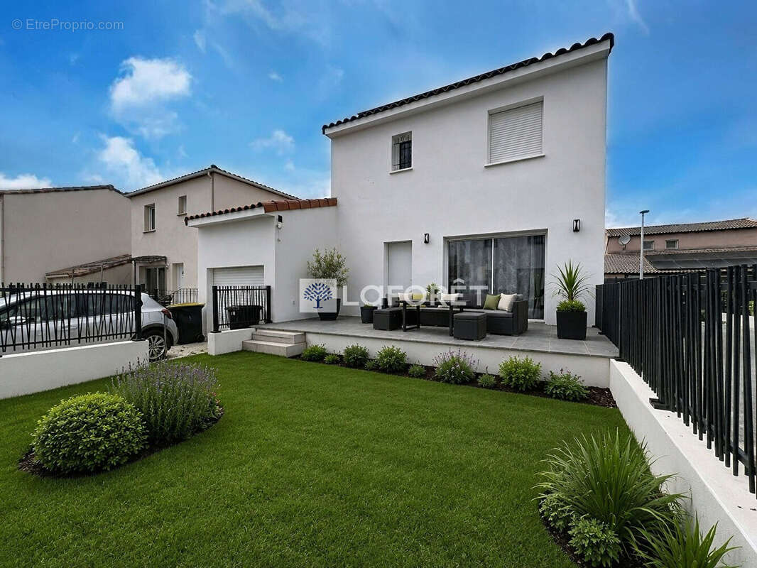 Maison à CLARENSAC