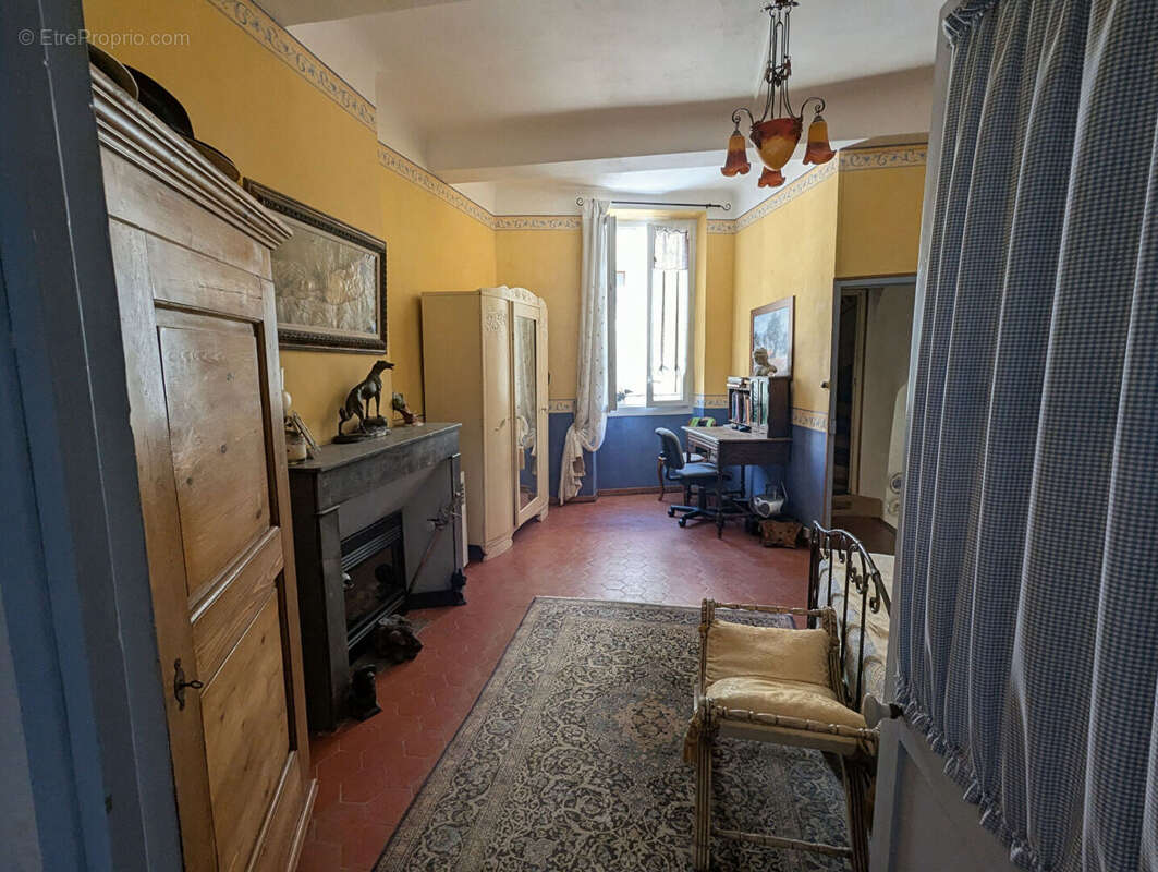 Maison à AUPS