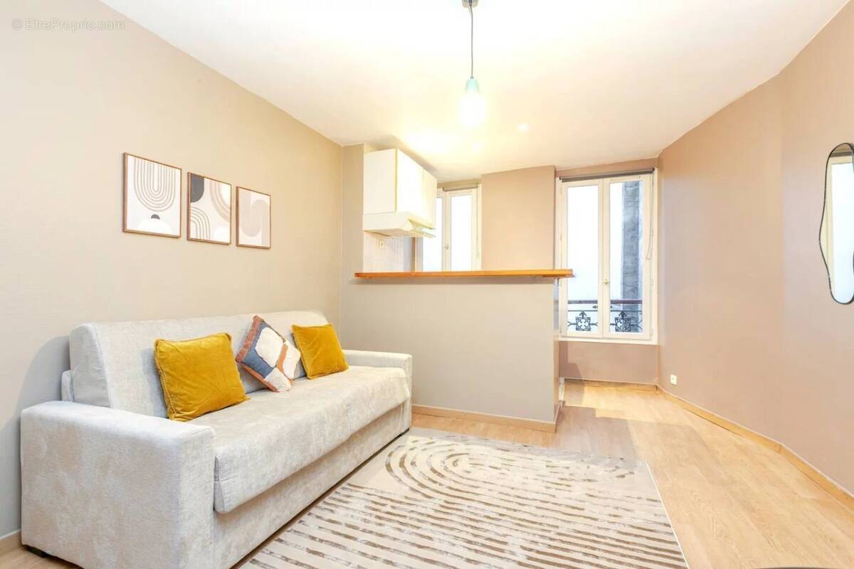 Appartement à PARIS-18E