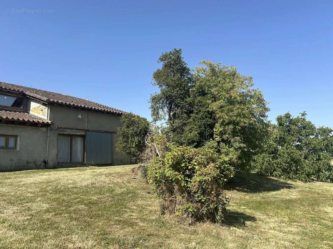 Ancienne ferme de caractère avec vue dégagée, à proximité de Beaumont-de-Lomagne - photo 18
