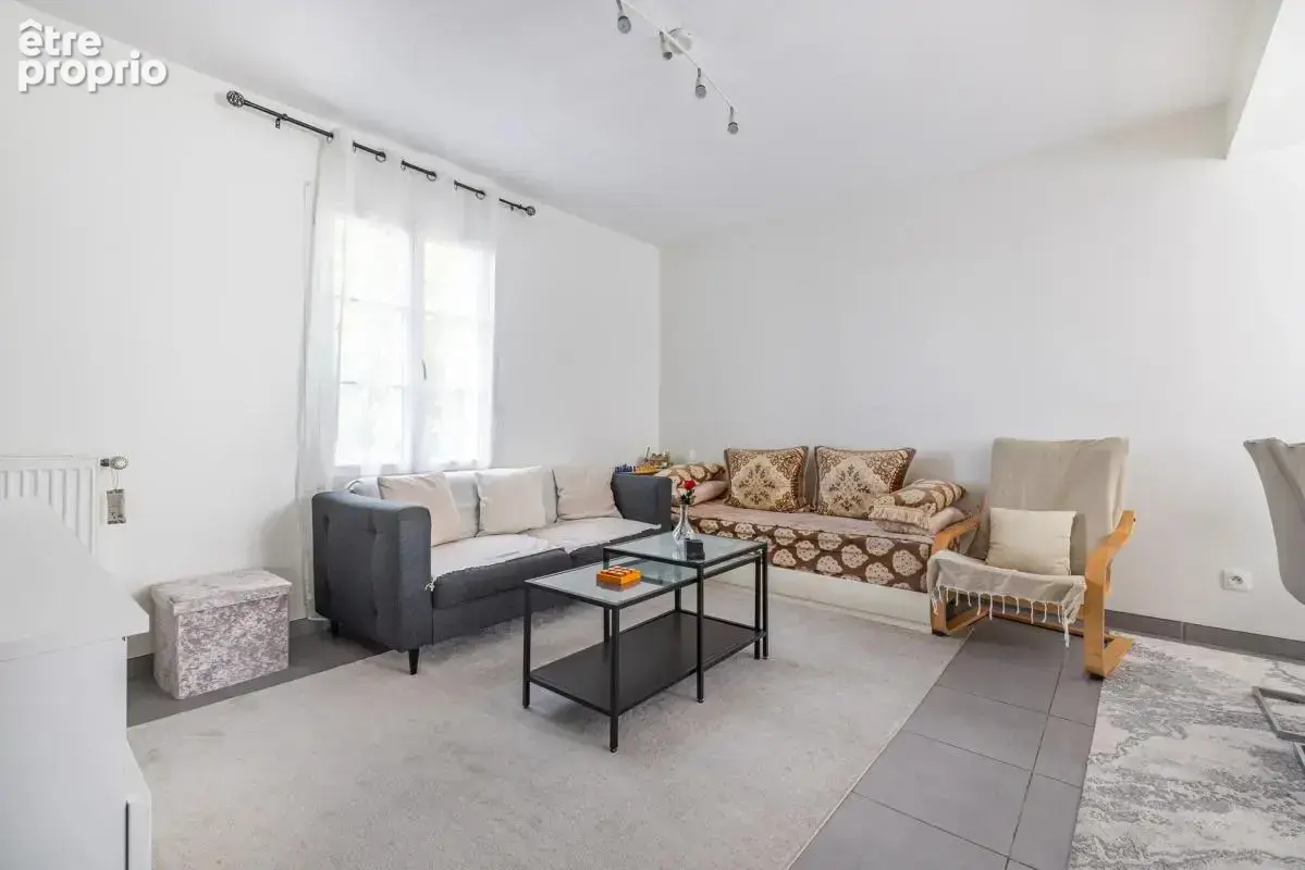 Maison de 6 pièces de 130 m² à Corbeil-Essonnes - photo 2