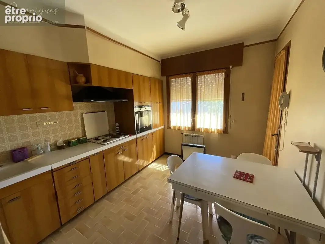 Milhaud, villa 6 pièces. - photo 2