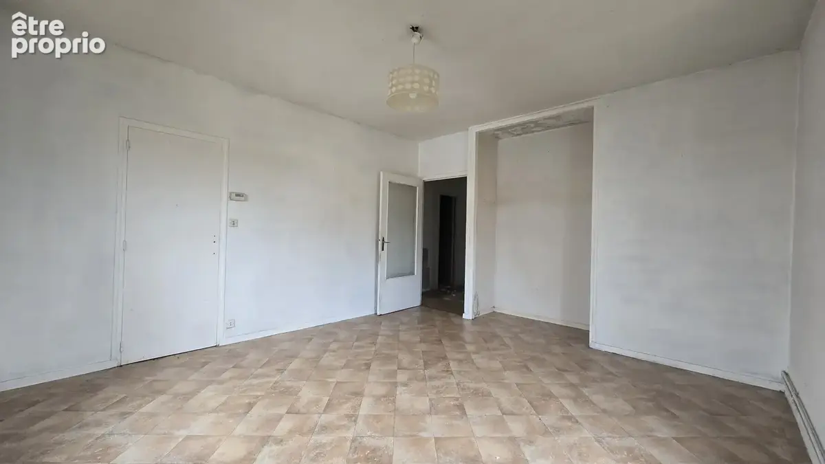 Bel immeuble  de deux appartements t3 et t4 centre grieges,terrain constructible - photo 4